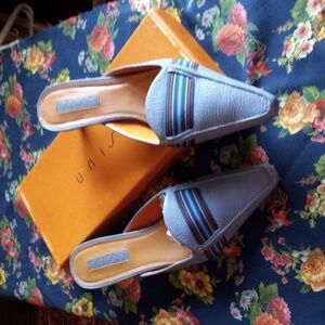 NIB! Vintage 90's Unisa Blue Leather Mules With Ribbon Detail